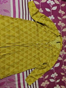 Stylish Yellow Printed tops