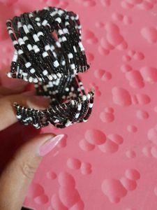 Bracelet In Black And White Pearls