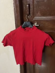 Chic Red Lettuce Trim Cropped Top