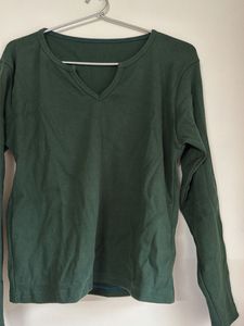 Women's Green Long Sleeve V-Neck Top