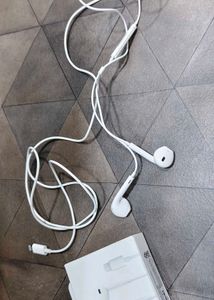 Apple EarPods Lightning Connector