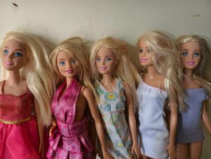 Set of 5  barbie Blonde Fashion Dolls