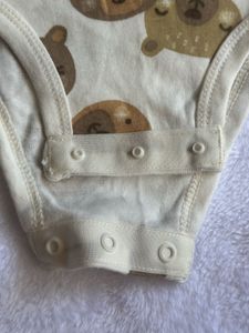 Adorable Bear Print Baby Bodysuit