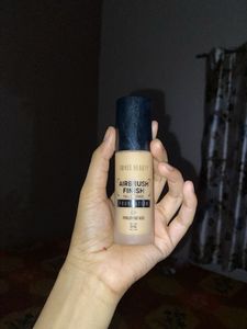 Swiss Beauty Airbrush Finish Foundation