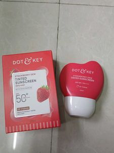 Fudge Dot & Key Strawberry Tinted Sunscreen