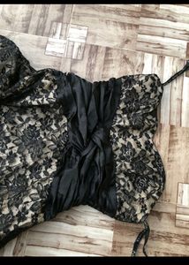 Beige Dress With Flower Lace Detailing 🕸️🖤