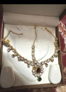 Elegant Kundan Necklace Set with Maang Tikka