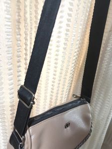 Stylish Crossbody Bag with Adjustable Strap