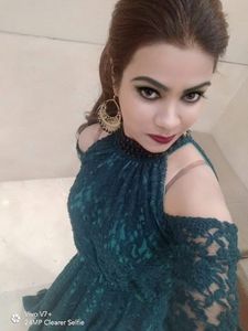 Elegant Emerald Green Lace Gown