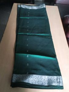 women's zari saree