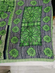🇳🇿💫🎀Beautiful Green &amp; Navy Floral Saree