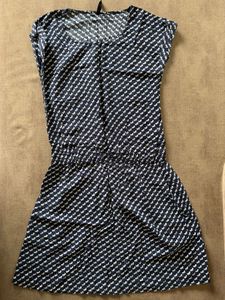 Navy &amp; White Patterned Casual dress 👗