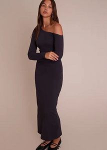 pretty little thing One-Shoulder Maxi Dress
