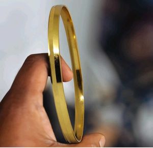 Elegant Gold Bangle Bracelet