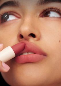 Sunnies face blotted lipstick