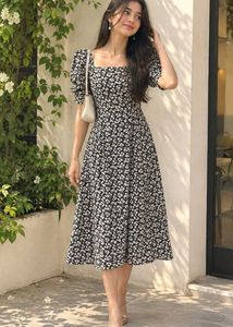 Floral Print A line Slit Dress with Puff Sleeves