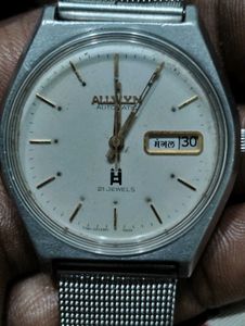 Allyvn Automatic Watch