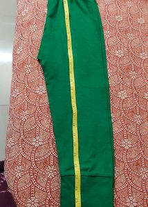 Vibrant Green leggings with T shirt