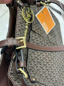 MICHAEL KORS SIGNATURE  TOTE BAG* without box