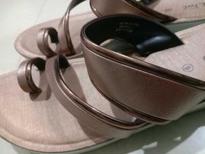 Elegant Bronze Toe-Ring Sandals