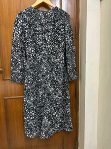 Chic Floral Print V-Neck Midi Dress