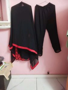 Elegant Black &amp; Red Kurta Set