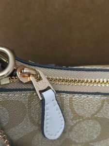 Coach Teri White folding box 🎁