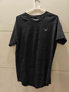 Invincible men's sports tee in L