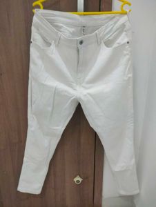 White Cropped Jeans