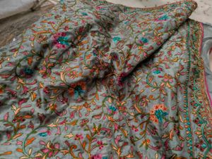 kashmiri embroidery saree with unstitched blouse