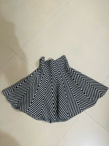 Chic Black &amp; White Skirt