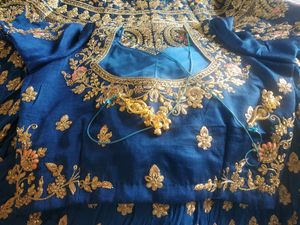 Boutique peice Ruched patern at bottom Stitched le
