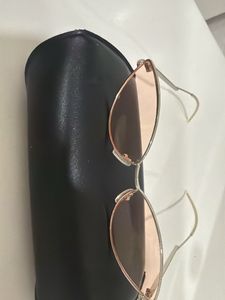 Chic Pink Cat-Eye Sunglasses