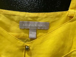 💛 Vibrant Yellow Sleeveless Top 💛