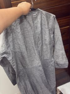 Elegant Grey Kurta with Floral Embroidery