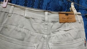 Unisex Jeans Pant.