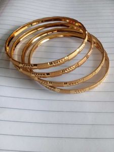 New Set of 4 Gold Bangle