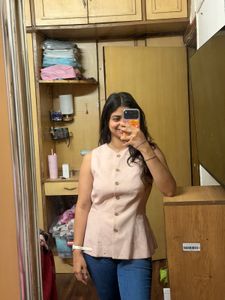 Chic Pink Sleeveless Button-Up Vest