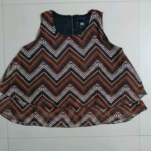 Stylish Zigzag Print Sleeveless Top