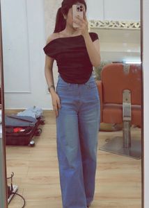 Chic Black One-Shoulder Top