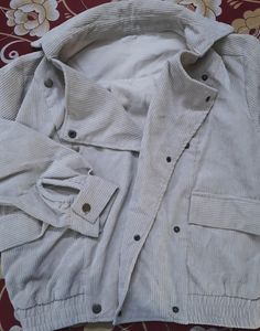 Beige Colored Corduroy Jacket With Balloon Sleeves And Fit
