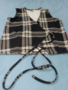 Stylish Plaid Wrap Top