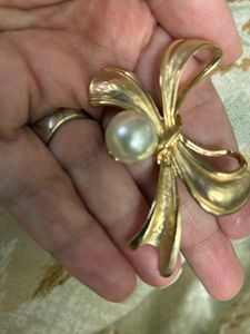 Sale!!Vintage Bow Brooch