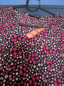 Floral Print V-Neck Top