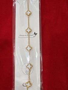 Elegant Clover Bracelet