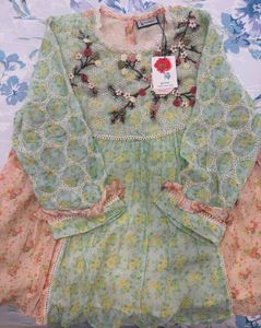 Saundh Brand New Top