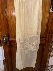 Ethnic side net lace hijab