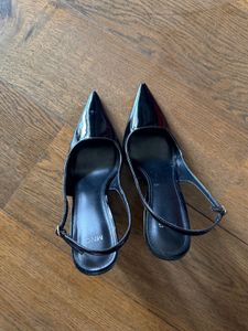 Chic Black Patent Slingback Heels