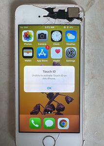 NOT Working -iPhone 5s Silver - For Parts