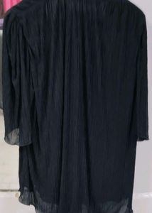 Elegant Black Tunic with Bow Detail